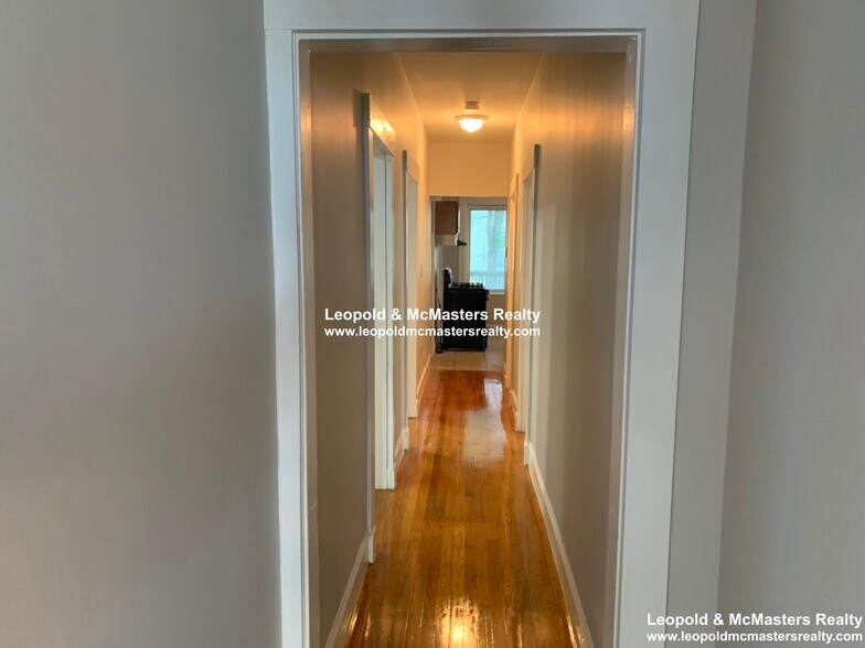 Building Photo - 21 Roseclair St