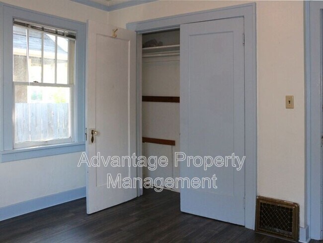 Building Photo - 1762 NW Harrison Blvd