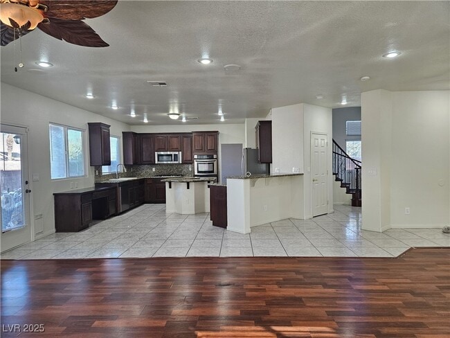 Building Photo - 10134 Reflection Brook Ave