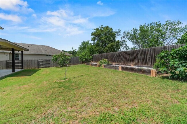 Building Photo - 5600 Bonneville Bend