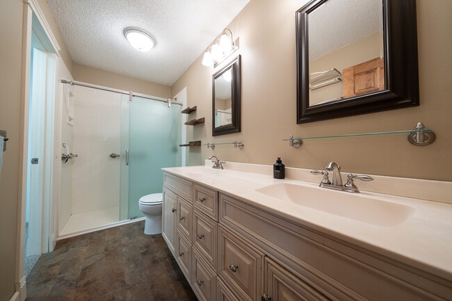 Building Photo - 6045 Covington Terrace