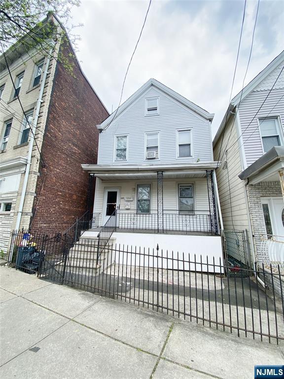 Building Photo - 289 Parker Ave