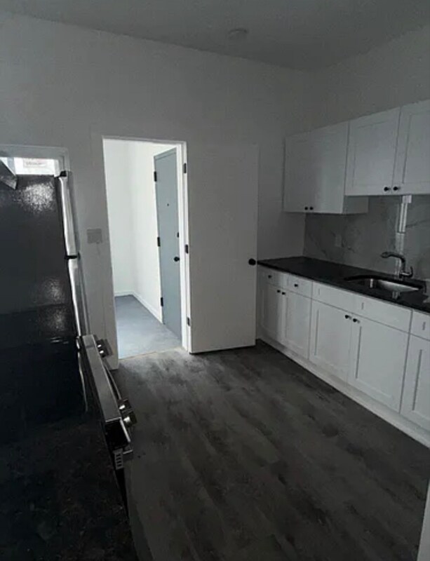 Building Photo - 25 Riverview Pl