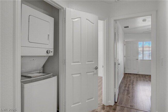 Building Photo - 3557 Sedwick Dr