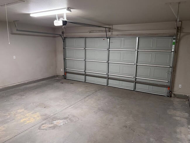 Building Photo - Amazing corner location in Wolfforth  4 be...