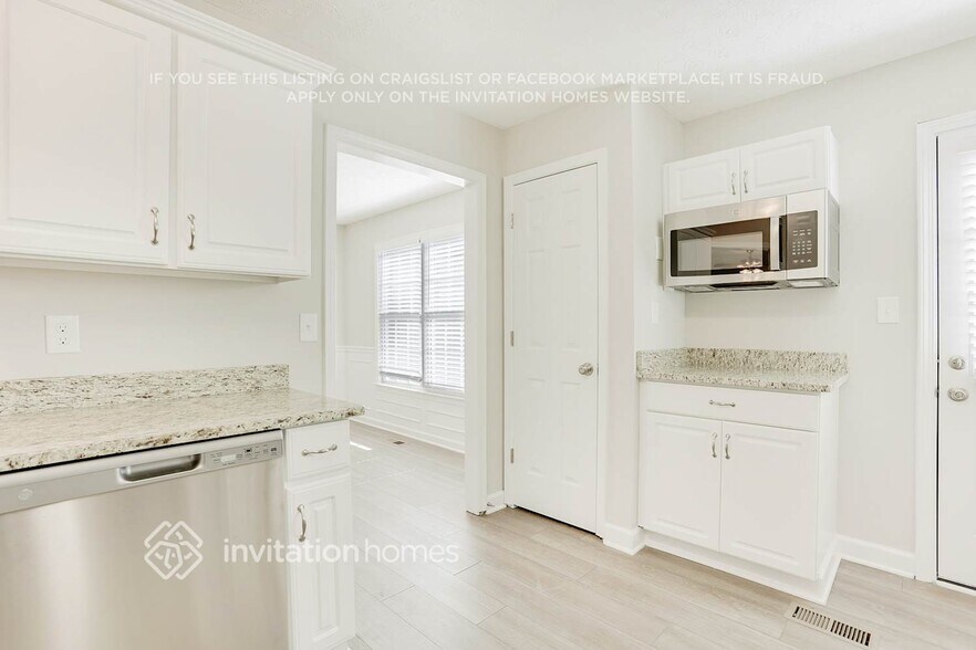 Building Photo - 460 Austin Dr