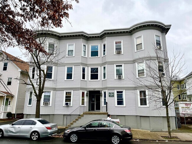 Building Photo - 127 Washington St