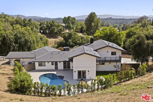 Primary Photo - 1131 Rancho Dr