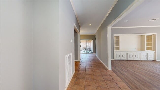 Building Photo - 12618 Misty Valley Dr