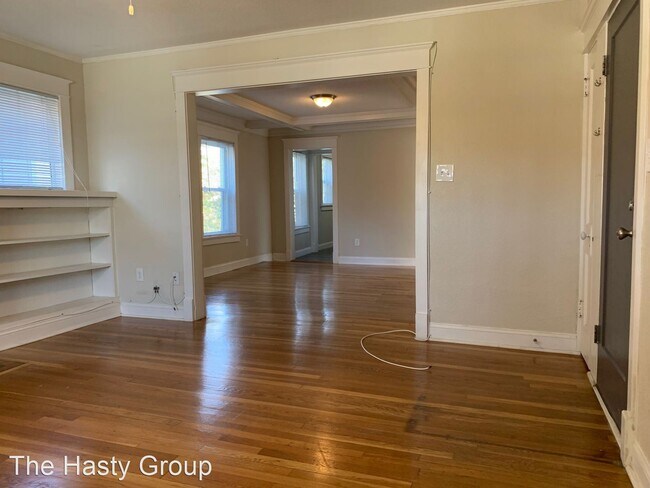 Building Photo - 2 br, 1 bath House - 3241 Gillham Rd - Unit 1