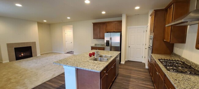 Building Photo - Gorgeous 3- bedroom 2.5 bathroom Port Orch...