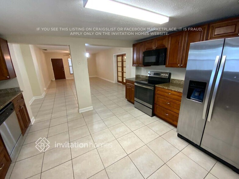 Building Photo - 2302 Carroll Grove Dr