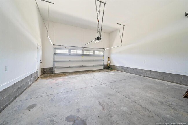 Building Photo - 204 Executive Dr