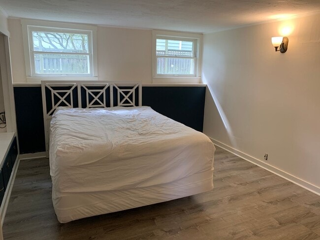 Building Photo - Darling 1 bedroom, 1 bath in the heart of Wallingford!