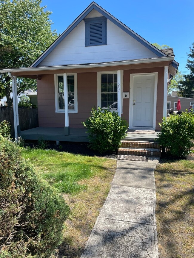 Building Photo - 747 20th Ave