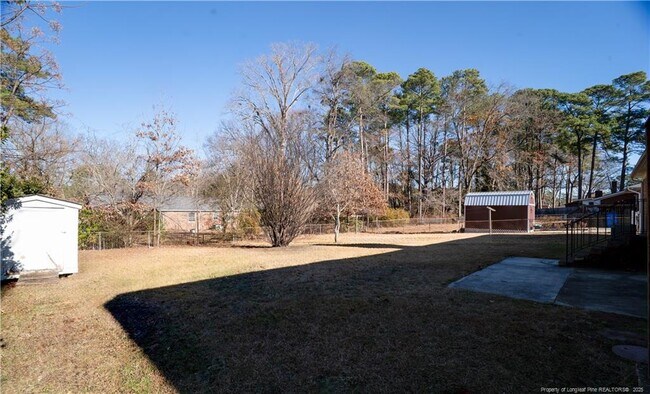 Building Photo - 1733 Daisy Ln