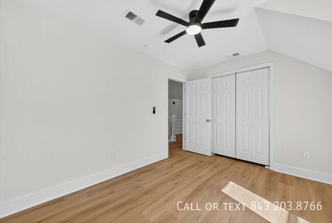 Building Photo - 955 Godber St