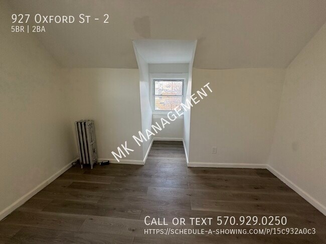 Building Photo - 927 Oxford St