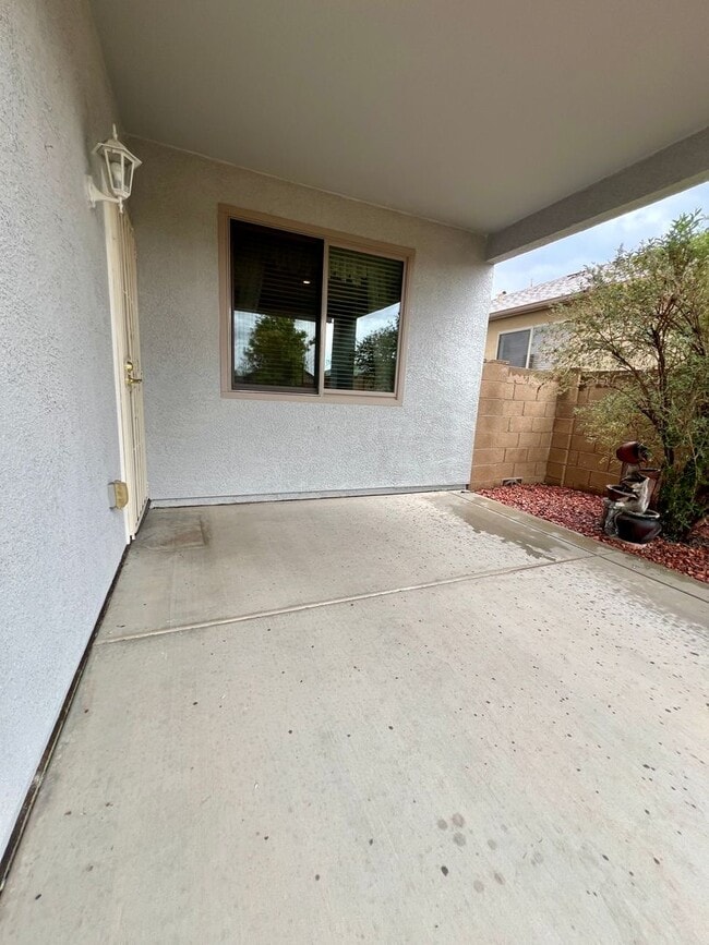 Building Photo - Gorgeous home in Viewpoint!