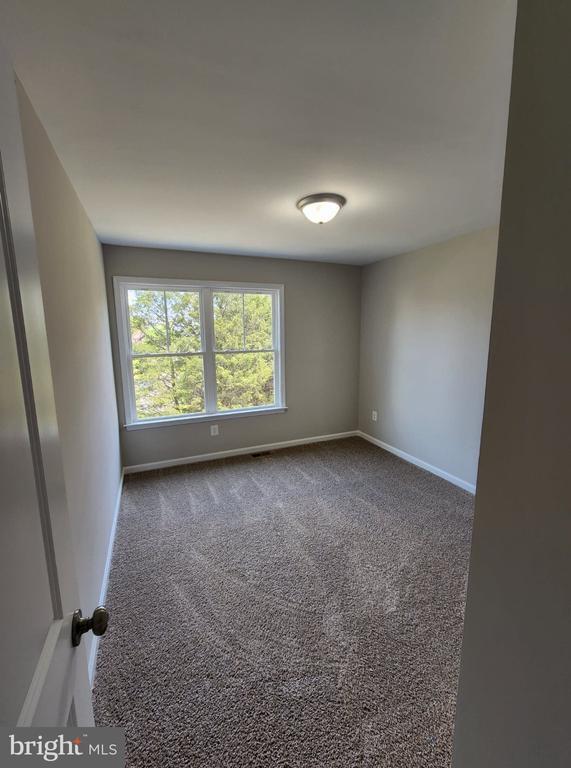 Building Photo - 111 Coralyrose Ct