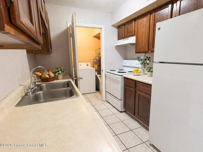 Building Photo - 2101 Forest Knoll Dr NE