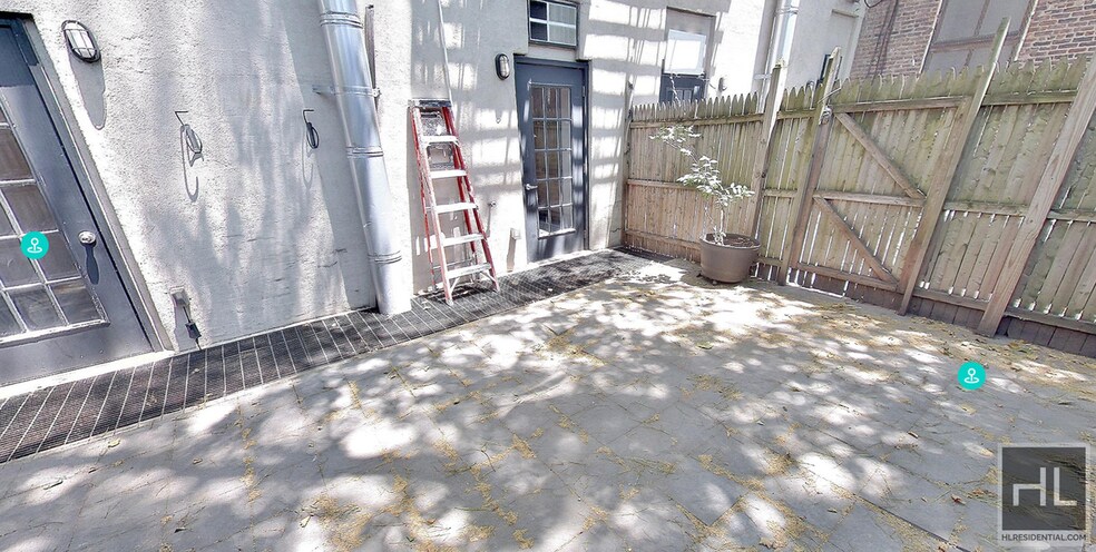 Building Photo - E 1ST ST.