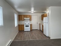 Building Photo - Duplex For Rent