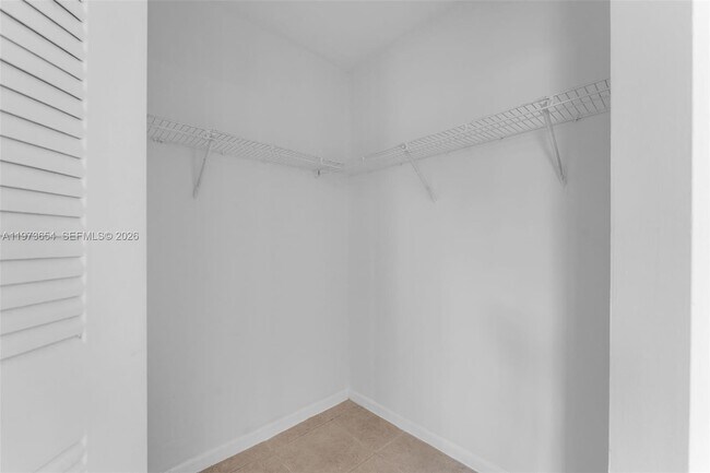 Building Photo - 9735 Fontainebleau Blvd