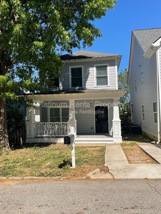 Building Photo - 750 Terry St SE