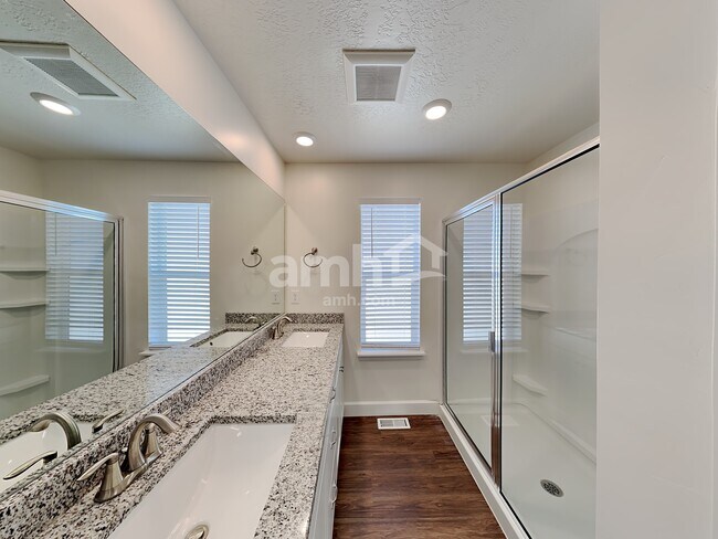 Building Photo - 2320 E Wild Horse Way