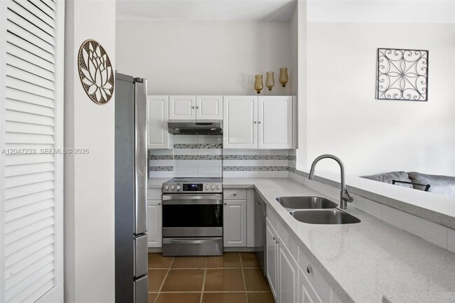 Building Photo - 411 Bermuda Springs Dr