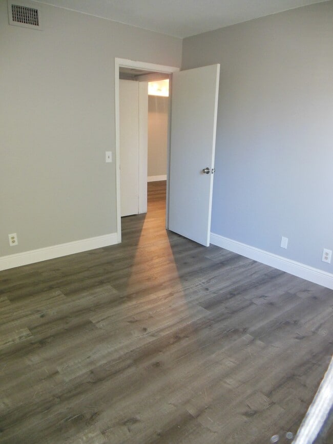 Building Photo - TWO BEDROOM TWO BATHROOM! WATERFRONT COMMUNITY