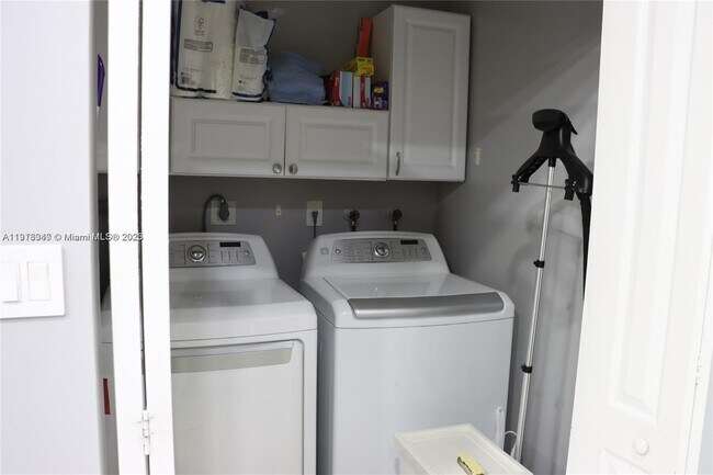 Building Photo - 10384 NW 128th Terrace