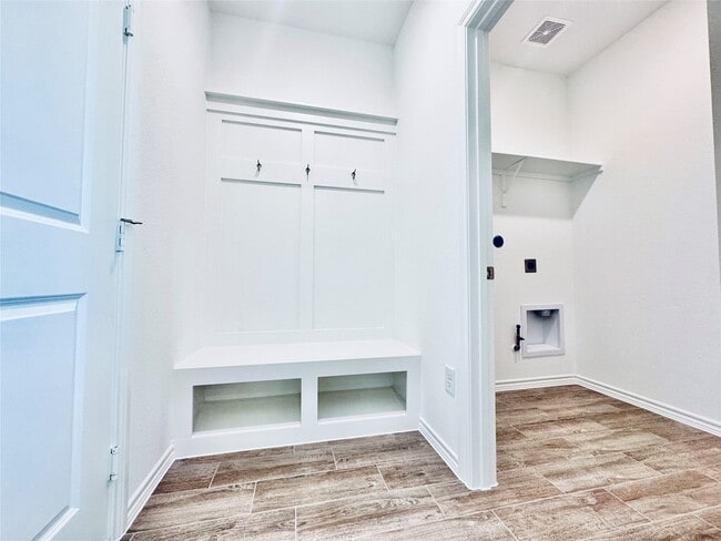 Building Photo - 1240 Woodflower Dr