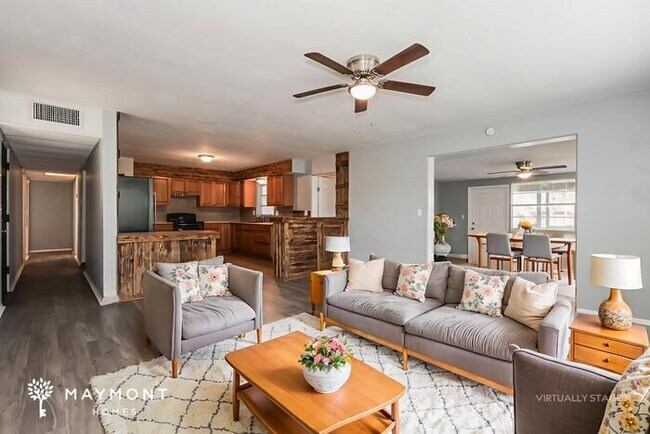 Building Photo - Inviting 3 Bedroom Ranch in Lakeland, FL