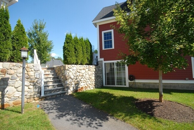 Building Photo - 19 Brigham Farm Ln