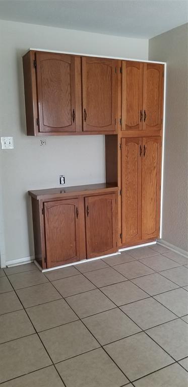 Building Photo - 6401 Deihl Rd