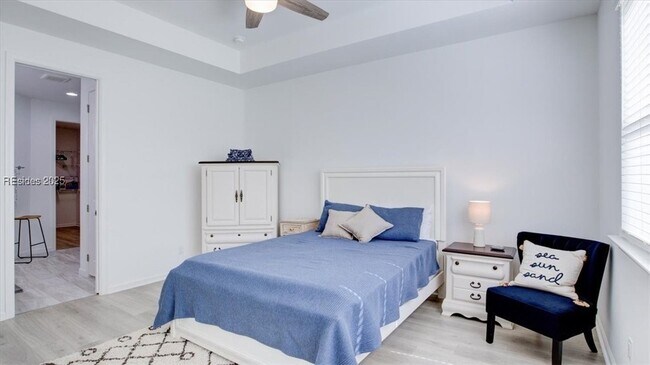 Building Photo - 125 Parrot Ave