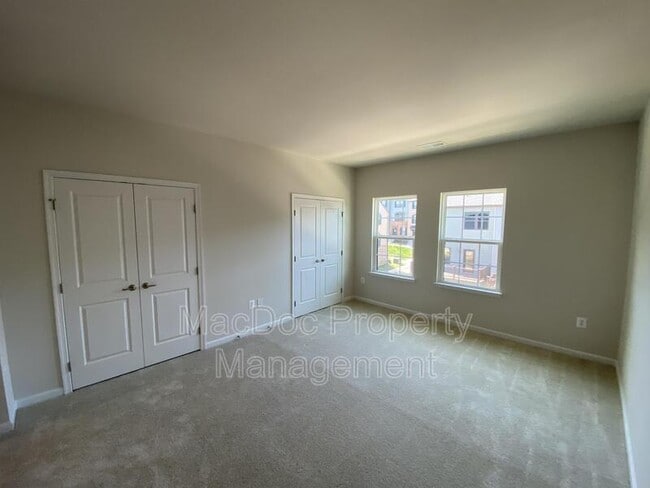 Building Photo - 1018 Trestle Dr