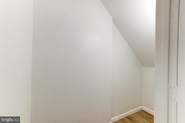 Building Photo - 1883 Inglebrook Dr