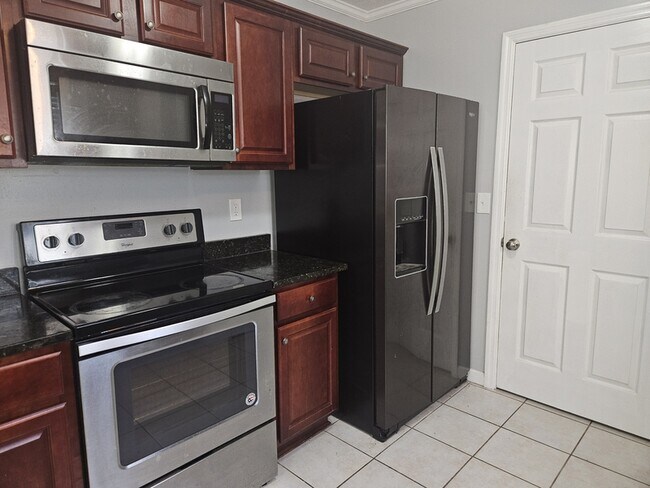 Building Photo - 230 Van Buren Dr
