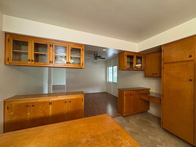 Building Photo - Beatiful Glendora Home in Desireable Area