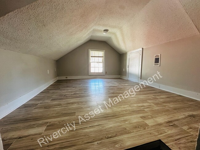 Building Photo - 1009 McEvers Rd