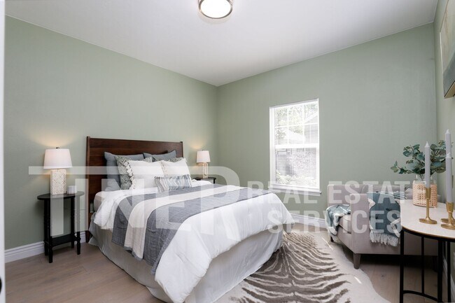 Building Photo - 2531 27th St