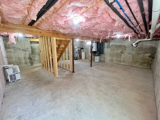 Building Photo - 78 Bayberry Hill Rd