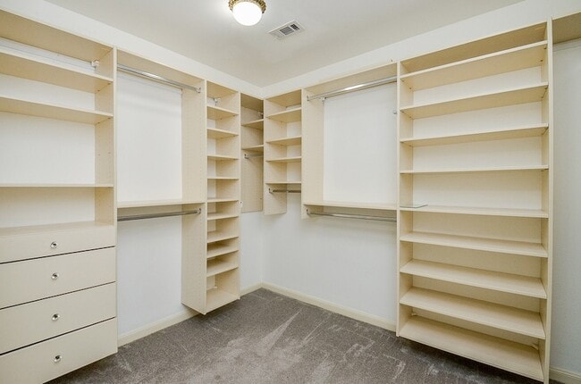 Building Photo - 44 Bayou Pointe Dr