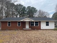 Building Photo - N Main St Holly Springs