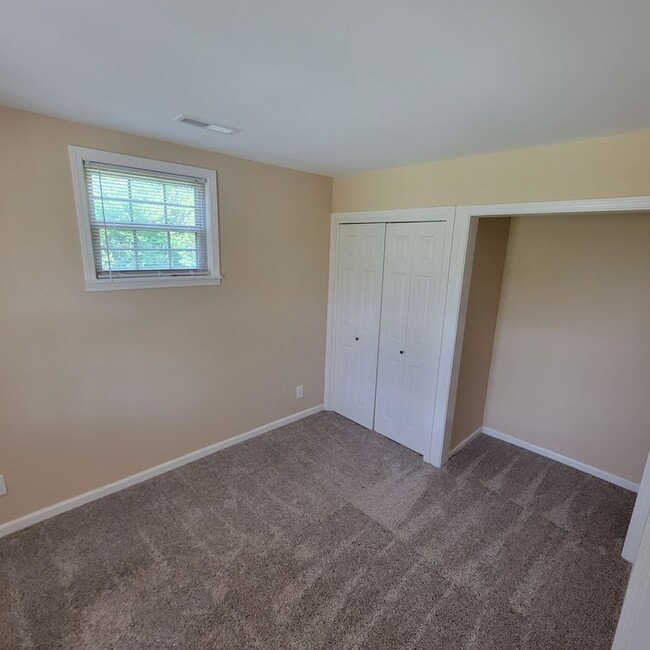 Building Photo - 4/2 Bungalow in Algood City Limits