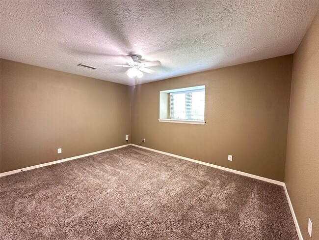 Building Photo - 1766 Maux Dr