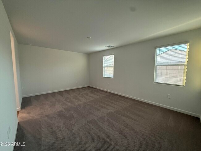 Building Photo - 2342 W Sheridan Ave